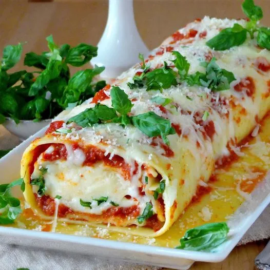 Three-Cheese Sausage Lasagna Roll-Ups